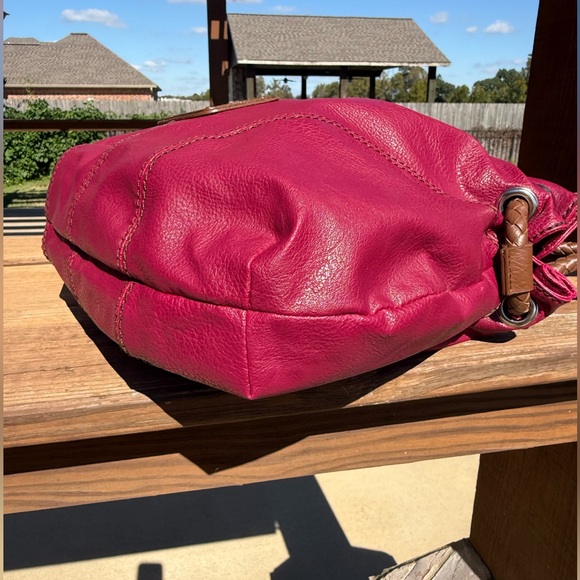 EUC! Relic Women's Raspberry Fuchsia Rope Handles Leather Shoulder Bag - Picture 3 of 9
